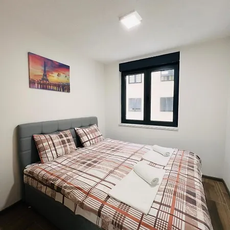 Ravna Planina V Apartment *